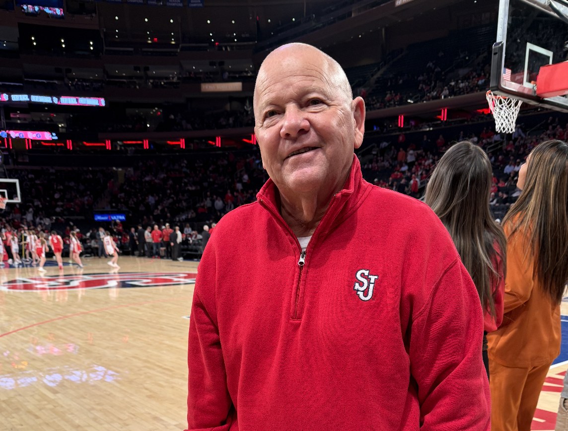 Wally Bachman coaching basketball